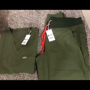 Figs Olive green set